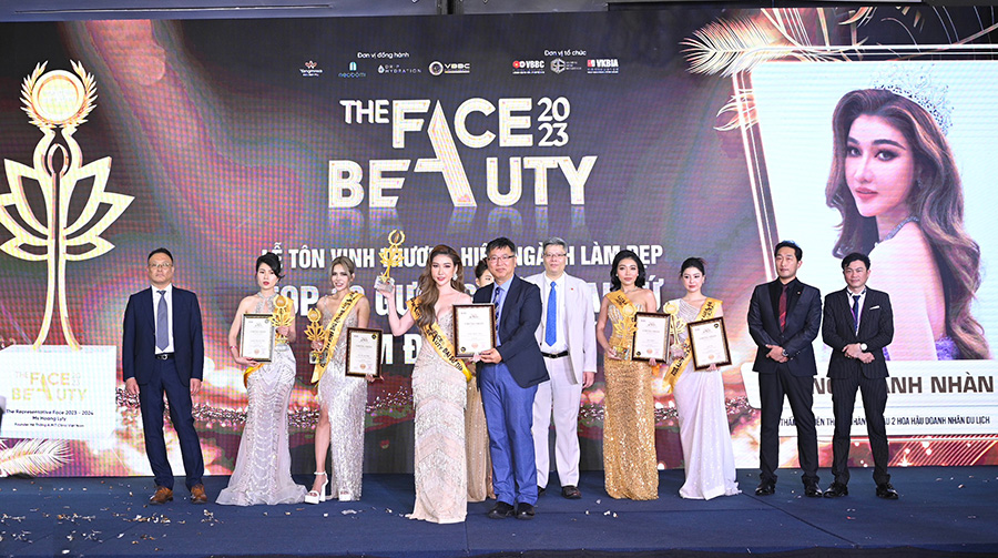 A hau Duong thanh nhan dai su the face beauty 22 1