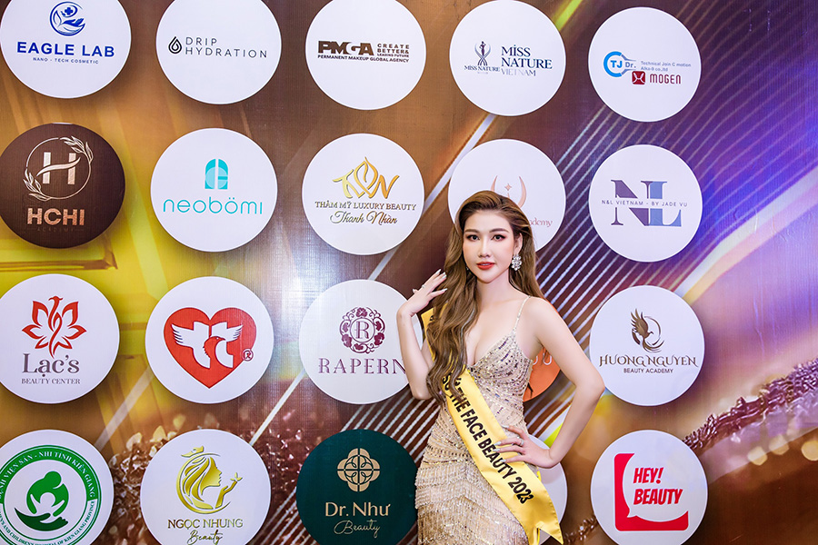 A hau Duong thanh nhan dai su the face beauty 5