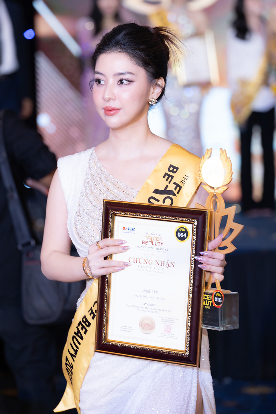 Jade Vu dai su the face beauty 2023 4 1