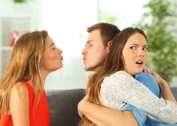 Tại sao đàn ông ngoại tình không biết hối cải? 3 người đàn ông nói lên sự thật