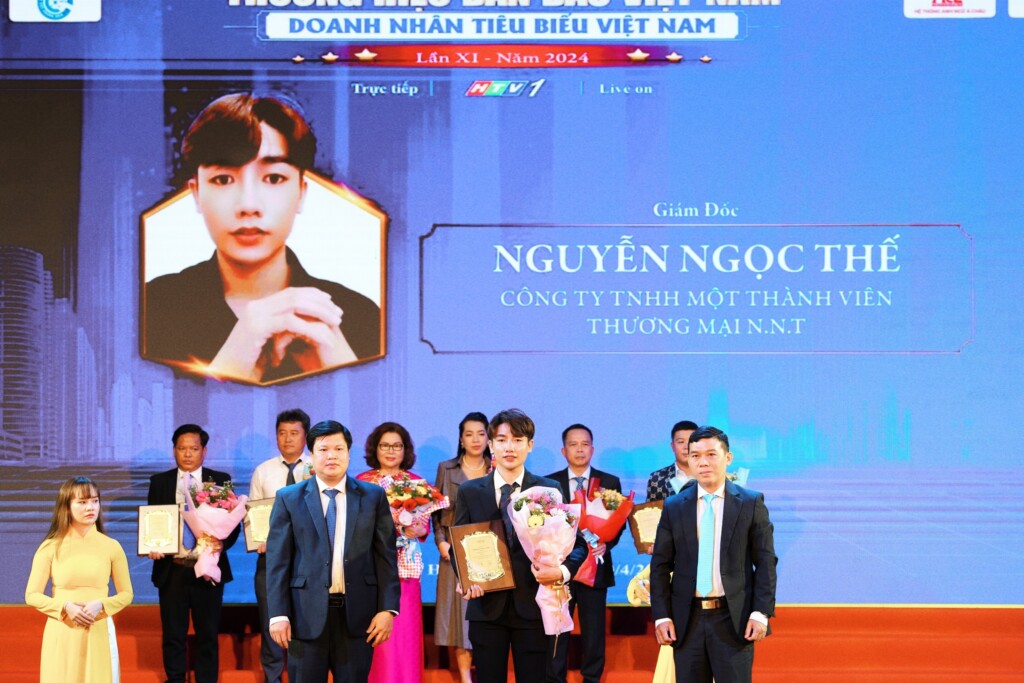 doanh nhan nguyen ngoc the mot tam guong sang cua tam tri duc trong kinh doanh 1