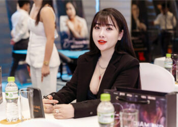 Master Phan Ngọc Huyền gây ấn tượng với vai trò trợ giảng tại sự kiện Beauty Diamon Workshop