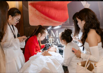 Khám Phá Kỹ Thuật Phun Cấy Màu Son Tươi Nhiều Kim Của Master Hồng Nghi Tại THE MASTERS BEAUTY OF VIETNAM 2024