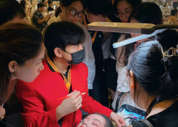 Master An Phạm Chinh Phục Sân Khấu Với Kỹ Thuật Tạo Hình Lông Mày Đỉnh Cao Tại The Masters Beauty of Vietnam