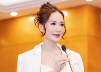 MASTER NGUYỄN THỊ HỒNG NGUYÊN – FOUNDER DR+C – TRƯỞNG BAN GIÁM KHẢO ISO BEAUTY CANADA – CHƯƠNG TRÌNH KHẢO SÁT ĐÁNH GIÁ TAY NGHỀ LÀM ĐẸP QUỐC TẾ TẠI THE FACE BEAUTY 2024 TẠI HÀ NỘI