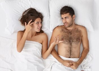 Tại sao đàn ông càng ‘yếu’ càng hay đòi hỏi ‘chuyện ấy’?
