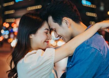 Trong quan hệ giữa hai giới, hai chỗ của đàn ông càng “mềm” thì phụ nữ càng thích anh ta, đặc biệt là chỗ đầu tiên