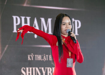 Speaker Phạm Hợp Mang Kỹ Thuật Shiny Brown Đỉnh Cao Đến “The Masters Beauty Of Vietnam 2024”