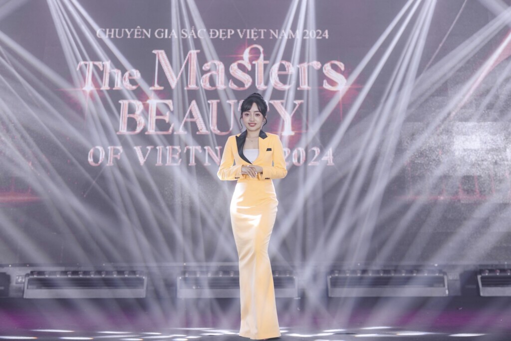 expert ha anh ree toa sang cung cac nghe si hoa hau nam vuong tai the masters beauty of vietnam 2024