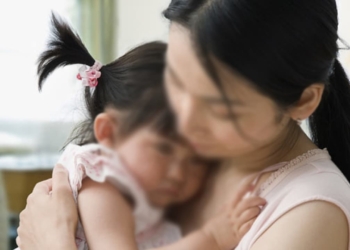Vợ triệt sản sau khi sinh 2 con gái liền bị họ hàng bên nội mỉa mai, chồng có pha xử lý cực ấm lòng