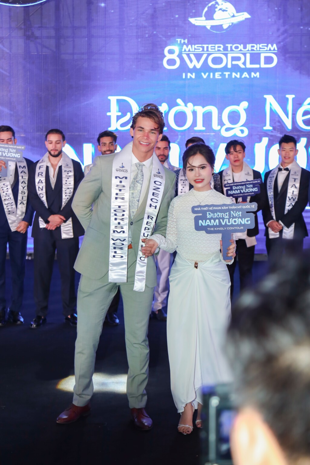 ms do linh ceo do linh academy dinh hinh ve dep nam tinh the gioi tai mister tourism world 2025