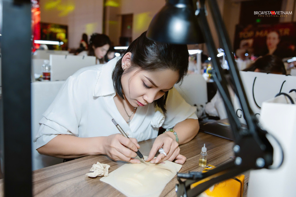 Nguyen Hong Yen Ghi Dấu Ấn Top 5 Giải Tài Năng Microblading Tại Browista Vietnam & Lash Championship 2025 2 nguyen hong yen ghi dau an top 5 giai tai nang microblading tai browista vietnam lash championship 2025 1