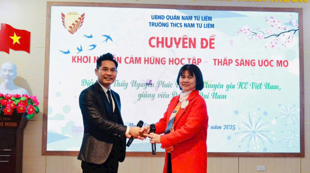 Diễn giả Nguyễn Phúc Nhạc cùng hành trình truyền cảm hứng cho thế hệ trẻ Việt 2 dien gia nguyen phuc nhac cung hanh trinh truyen cam hung cho the he tre viet 4