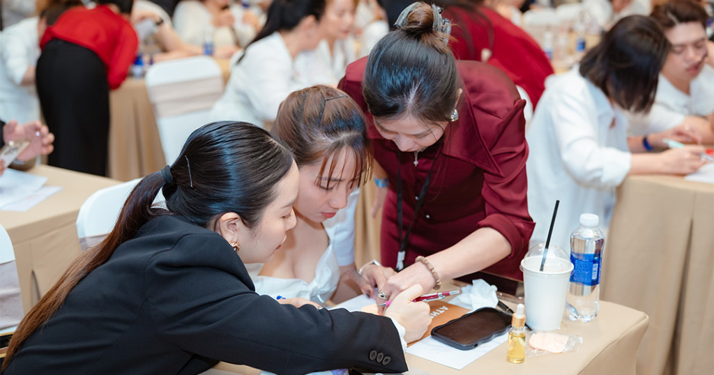 workshop handmake brows vi cham thu cong dau moc moi cua nganh phun xam viet nam