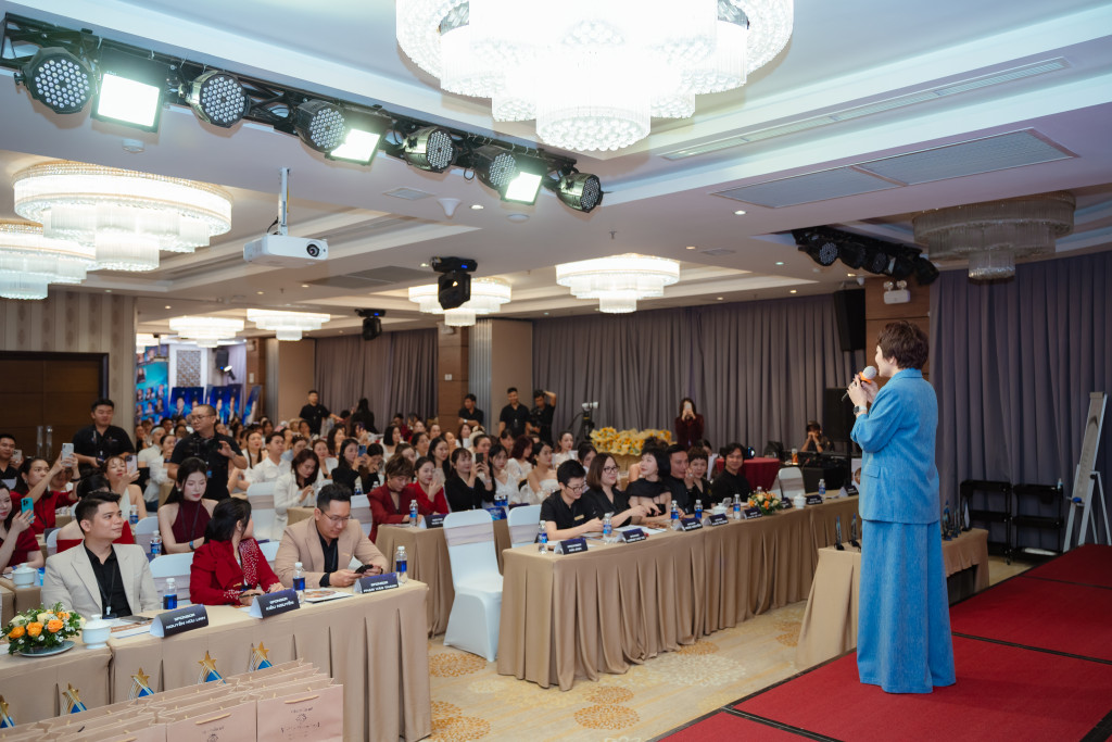 workshop vi cham thu cong hanh trinh khang dinh gia tri nghe phun xam tai tp hcm 5