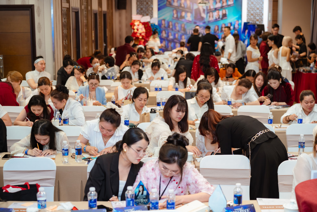 workshop vi cham thu cong hanh trinh khang dinh gia tri nghe phun xam tai tp hcm 9