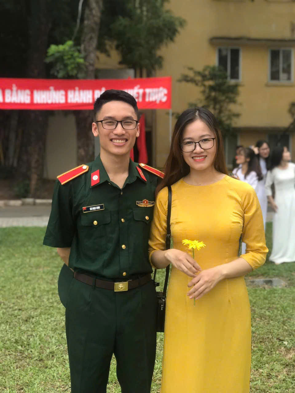 bac si tran hong ngoc va hanh trinh tu giang duong quan y den khat vong kien tao ve dep chuan y khoa 1