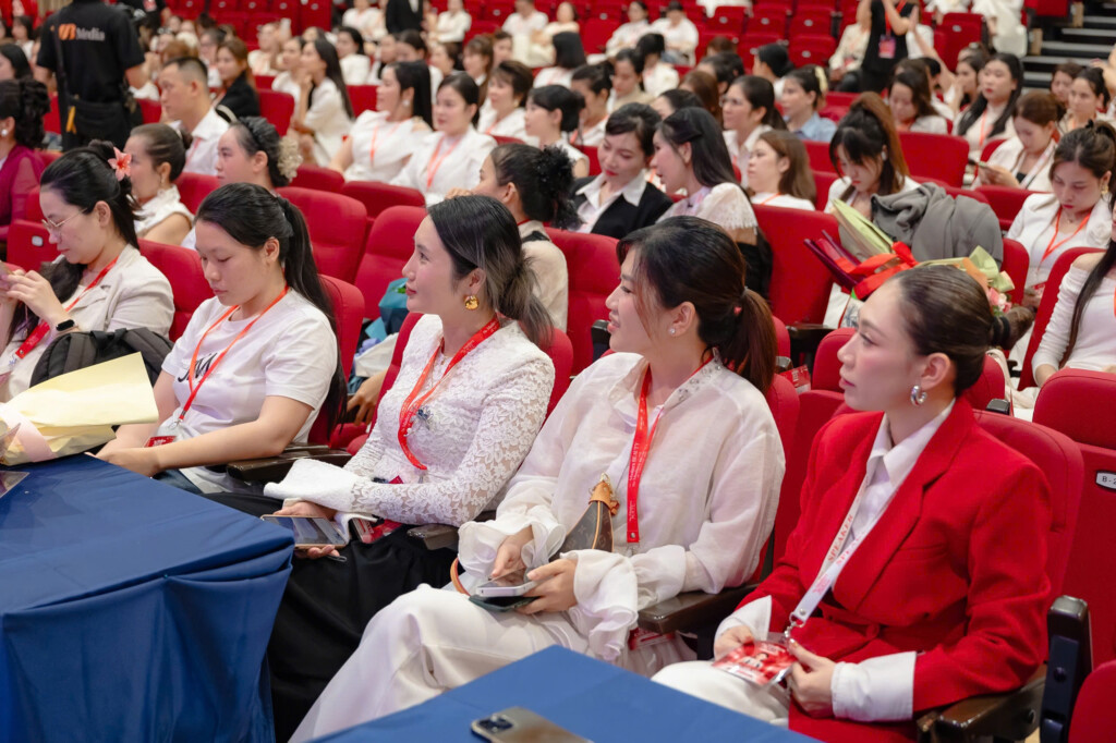 Khi Ngành Làm Đẹp Bước Vào Giảng Đường: Hành Trình Nâng Tầm Giá Trị Nghề Nghiệp Tại The Masters Beauty Of Vietnam Season 3 4 khi nganh lam dep buoc vao giang duong hanh trinh nang tam gia tri nghe nghiep tai the masters beauty of vietnam season 3 3