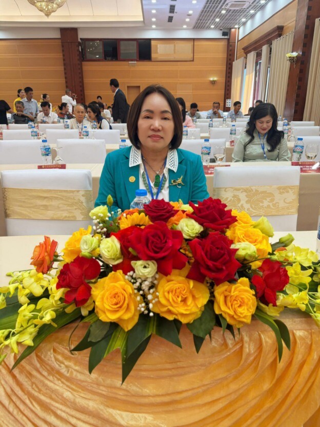 Madam Nguyễn Thị Thu Hà trong ảnh tư liệu hoạt động giao lưu.