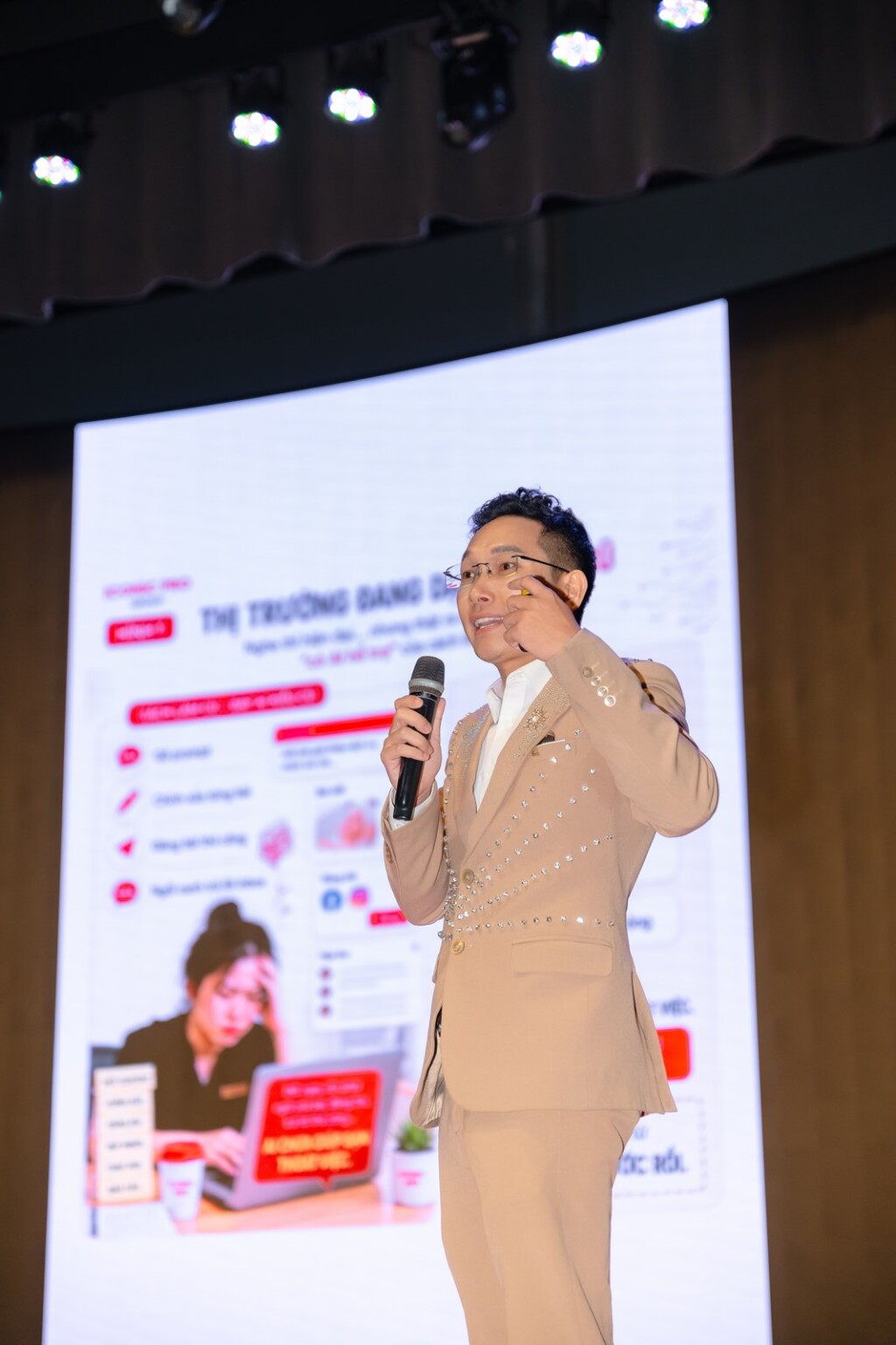 Phạm Văn Thanh chia sẻ tại The Masters Beauty of Vietnam 2026.