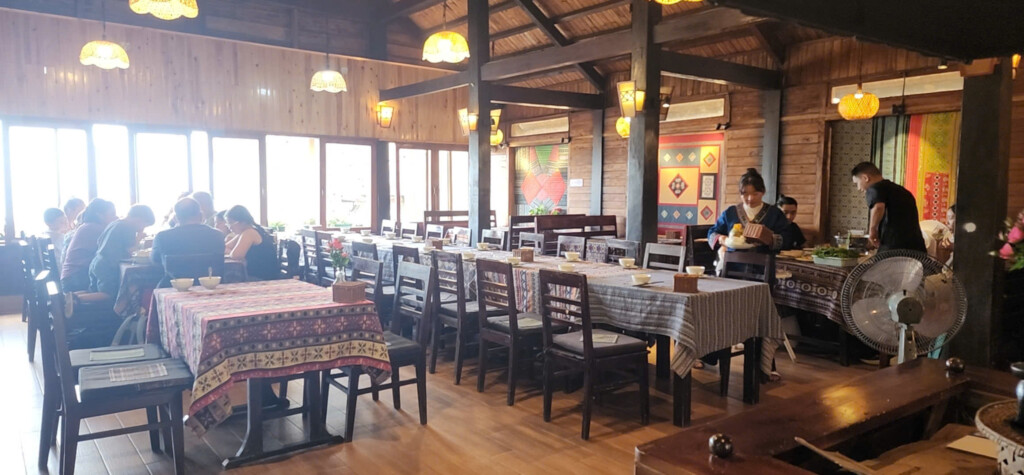 sapa rosemary restaurant cafe noi huong vi tay bac hoa quyen cung khong gian am thuc giua long sa pa 2