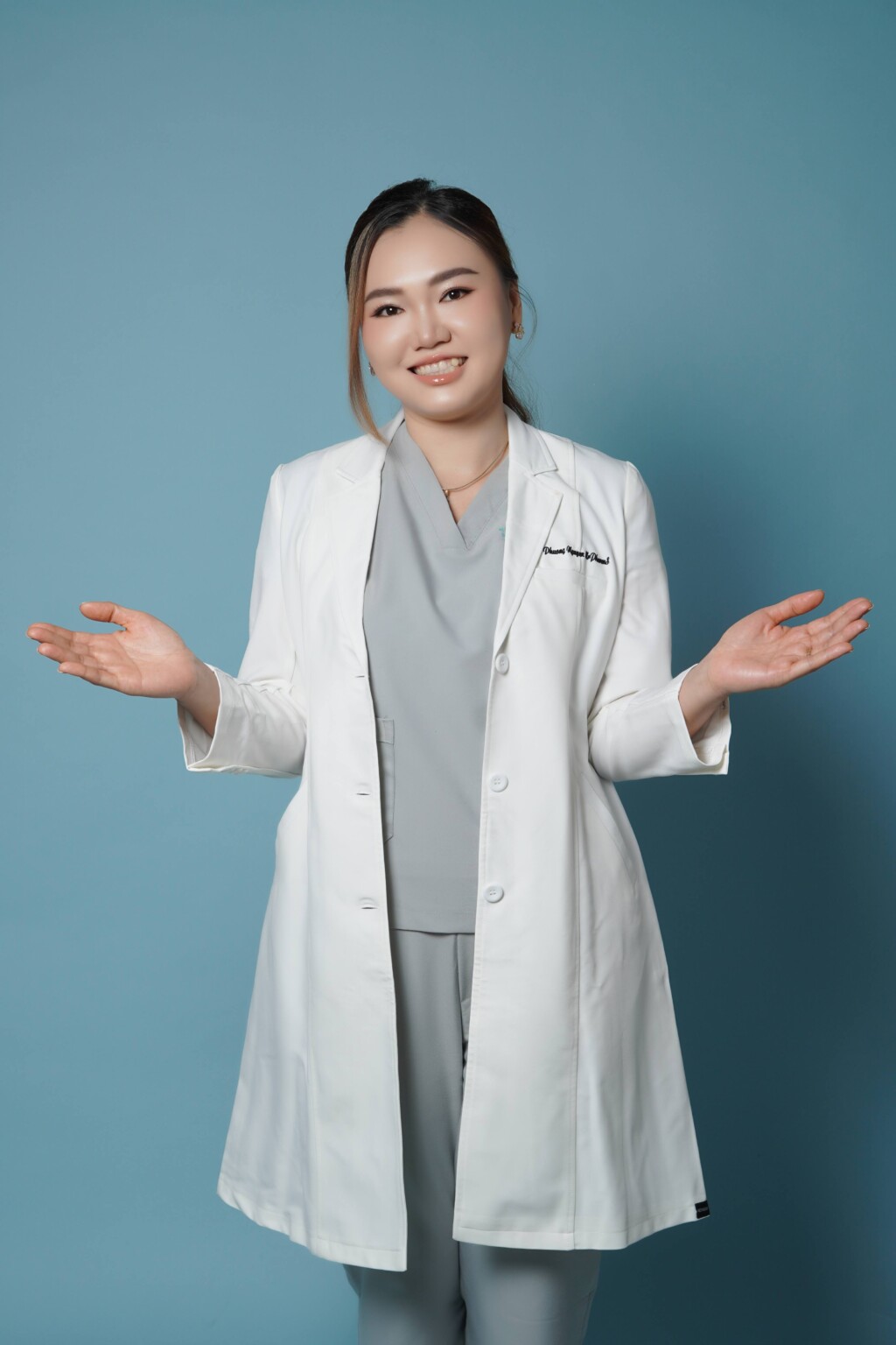 THESKINRX UK – HÀNH TRÌNH XÂY DỰNG THƯƠNG HIỆU CHĂM SÓC DA CỦA DƯỢC SĨ NGUYỄN THỊ THANH PHƯƠNG TẠI ANH 3 theskinrx uk hanh trinh xay dung thuong hieu cham soc da cua duoc si nguyen thi thanh phuong tai anh 4